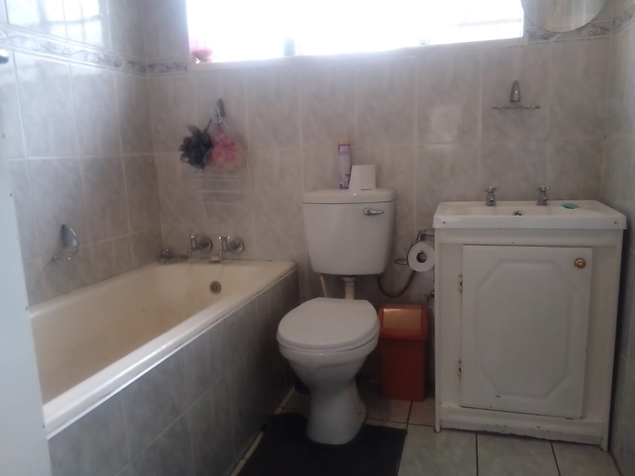 3 Bedroom Property for Sale in Wentworth Park Gauteng