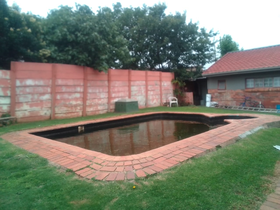 3 Bedroom Property for Sale in Wentworth Park Gauteng