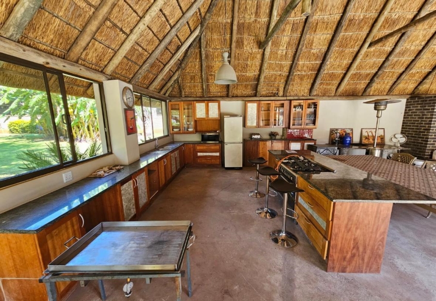 5 Bedroom Property for Sale in Doornpoort Gauteng