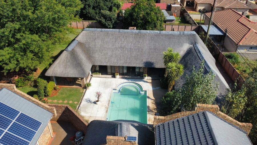 5 Bedroom Property for Sale in Doornpoort Gauteng