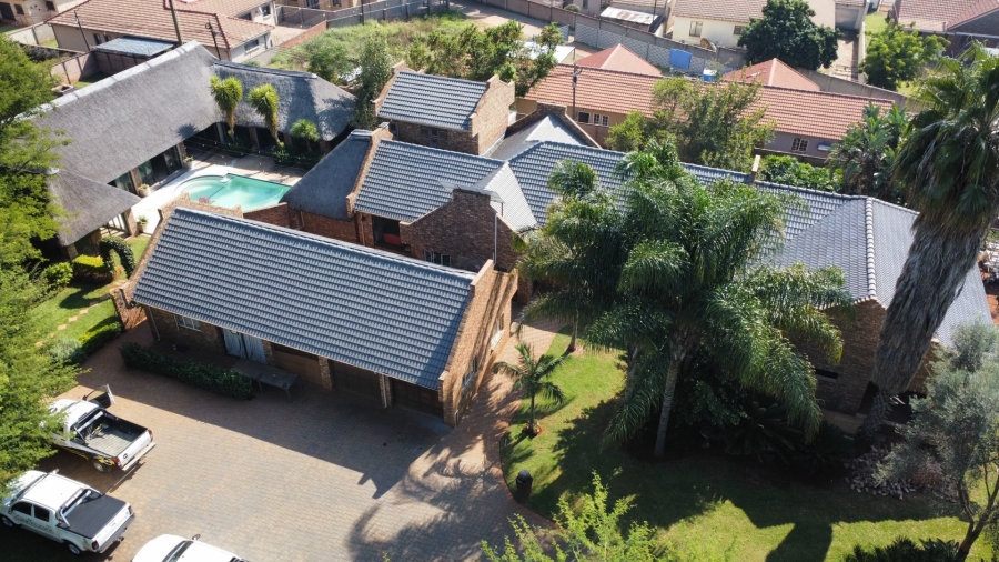 5 Bedroom Property for Sale in Doornpoort Gauteng