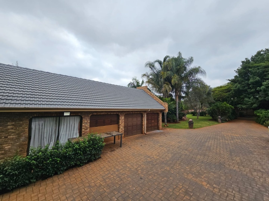 5 Bedroom Property for Sale in Doornpoort Gauteng