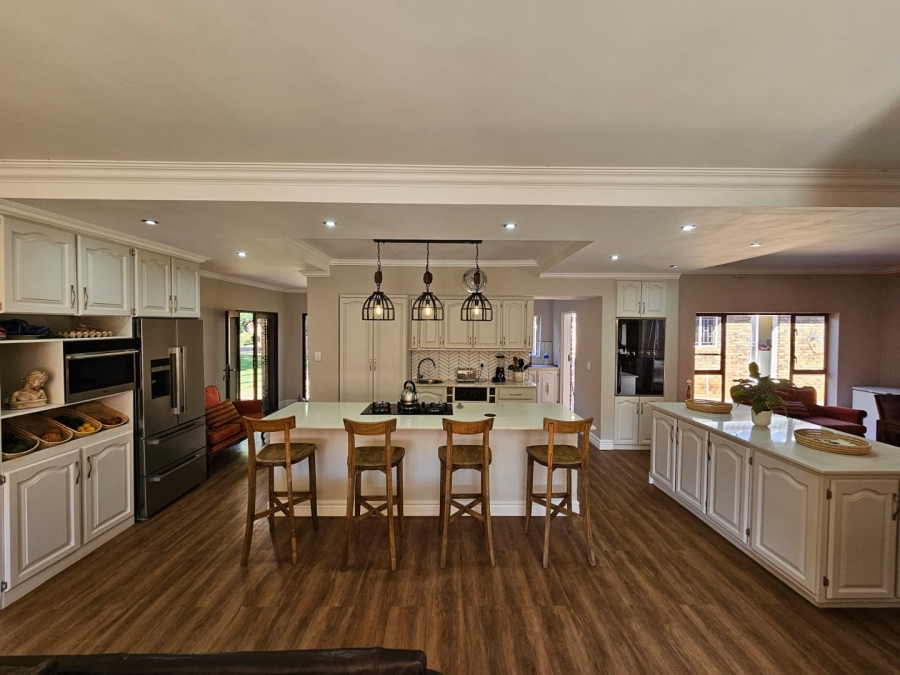5 Bedroom Property for Sale in Doornpoort Gauteng
