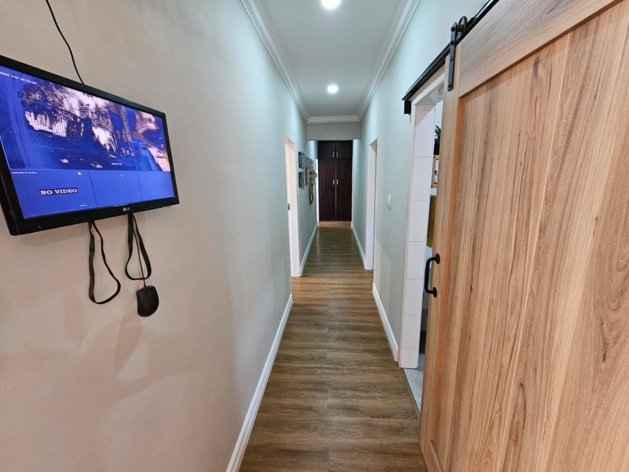 5 Bedroom Property for Sale in Doornpoort Gauteng