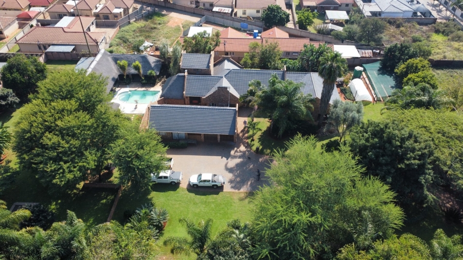 5 Bedroom Property for Sale in Doornpoort Gauteng