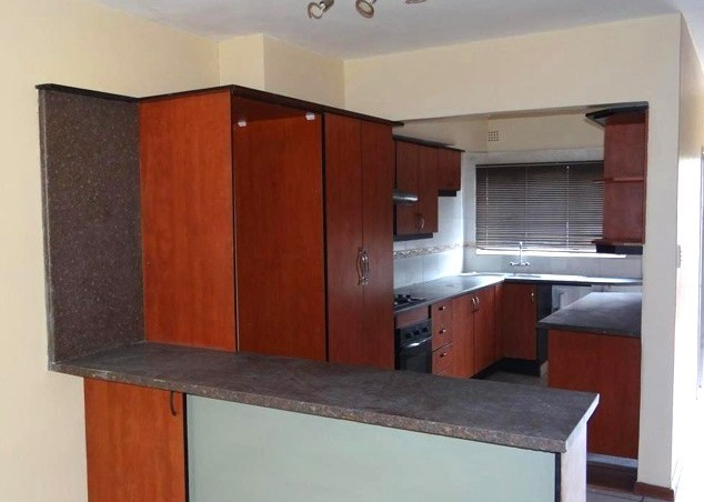 2 Bedroom Property for Sale in Fontainebleau Gauteng