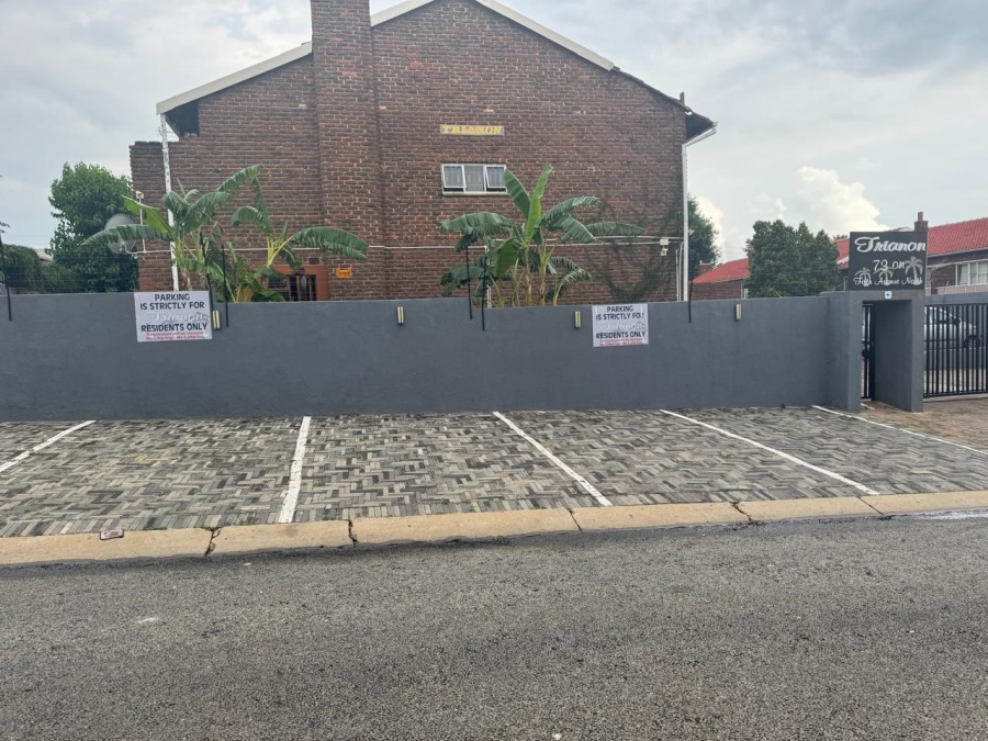 2 Bedroom Property for Sale in Fontainebleau Gauteng