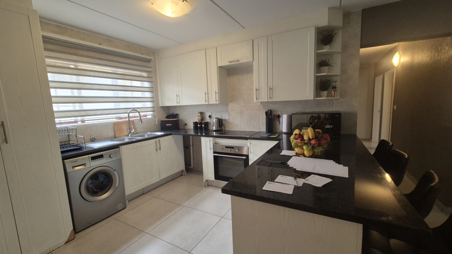 3 Bedroom Property for Sale in Bedfordview Gauteng