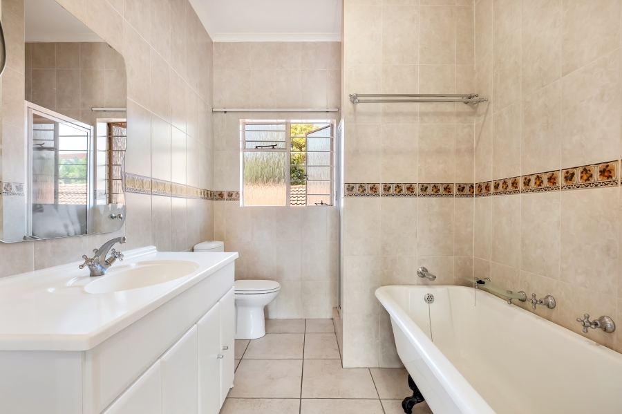 3 Bedroom Property for Sale in Fairland Gauteng