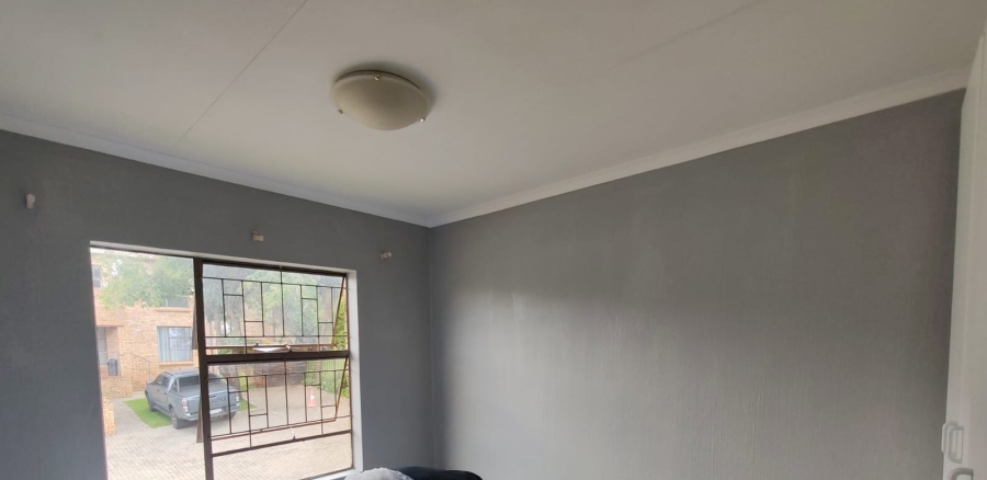 2 Bedroom Property for Sale in Amorosa Gauteng