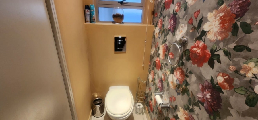 2 Bedroom Property for Sale in Sandhurst Gauteng