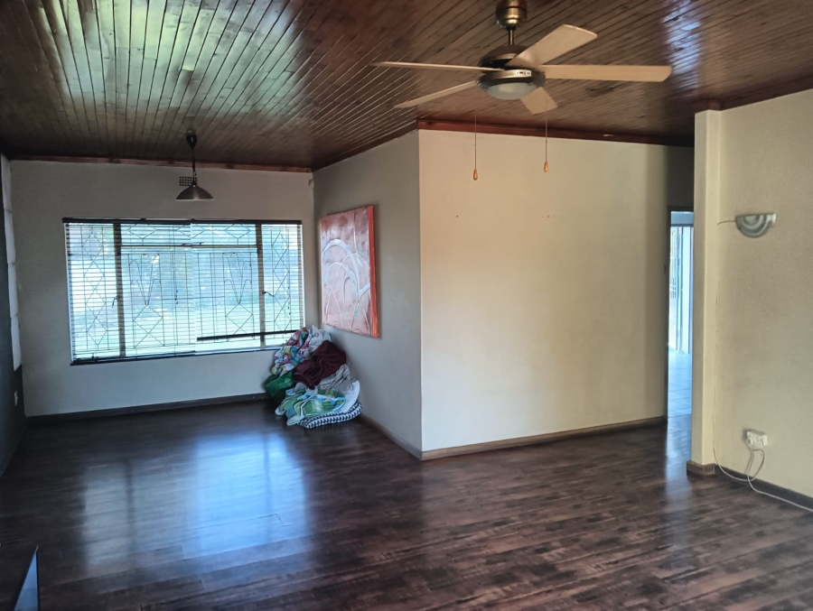 To Let 5 Bedroom Property for Rent in Birchleigh Gauteng