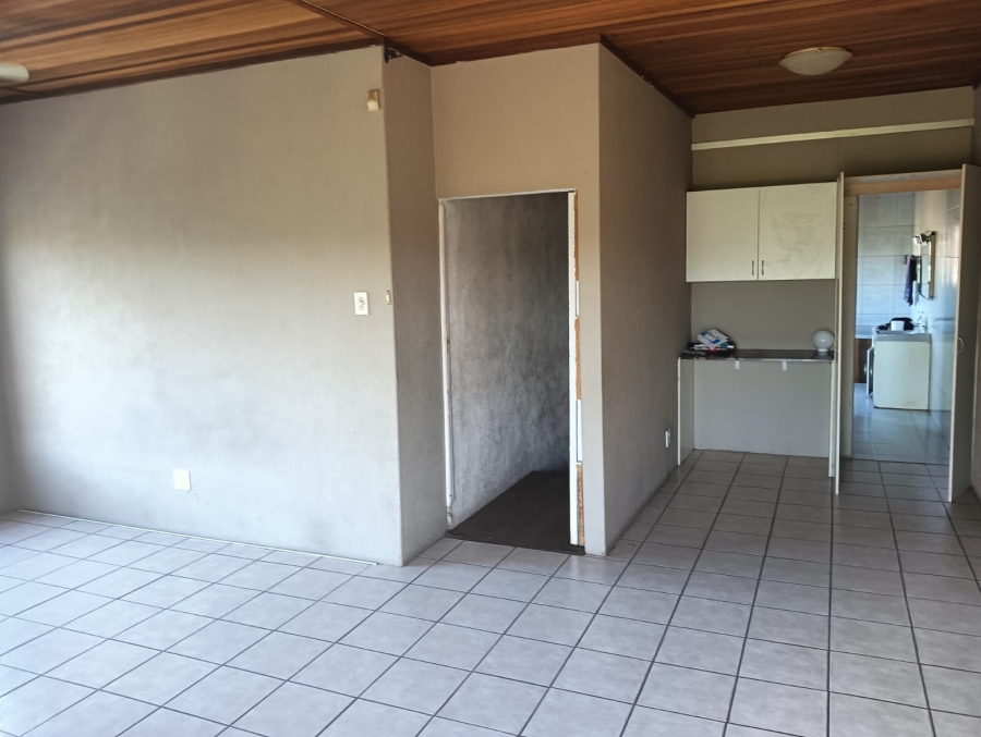 To Let 5 Bedroom Property for Rent in Birchleigh Gauteng
