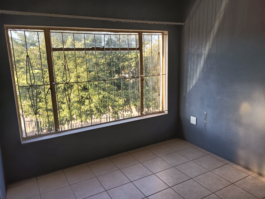 To Let 5 Bedroom Property for Rent in Birchleigh Gauteng