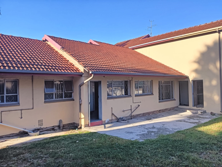 To Let 5 Bedroom Property for Rent in Birchleigh Gauteng