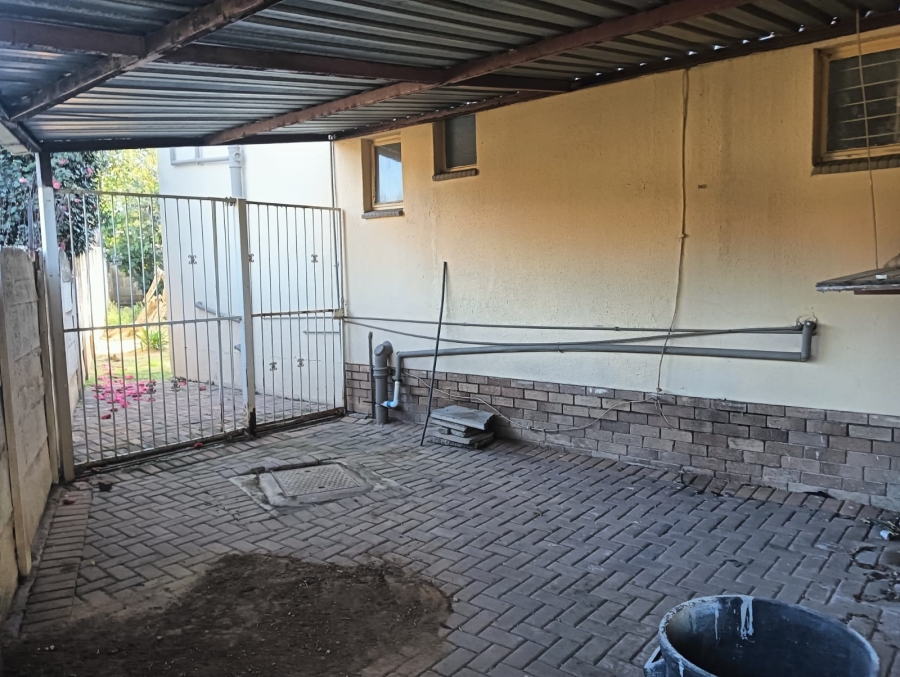 To Let 5 Bedroom Property for Rent in Birchleigh Gauteng