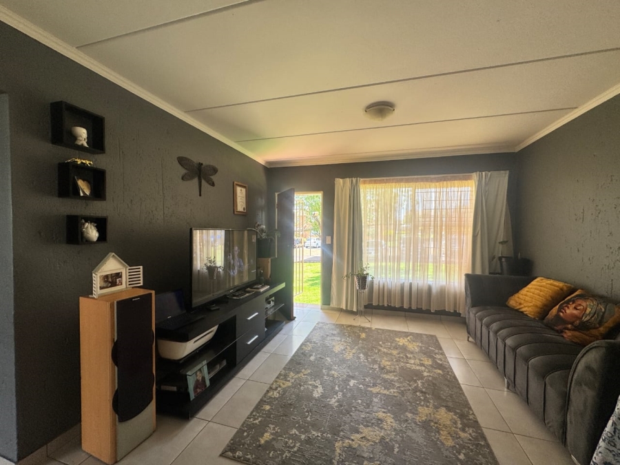 2 Bedroom Property for Sale in Arundo Estate Gauteng