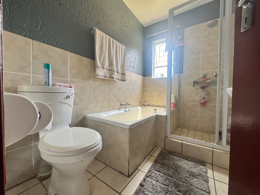 2 Bedroom Property for Sale in Arundo Estate Gauteng