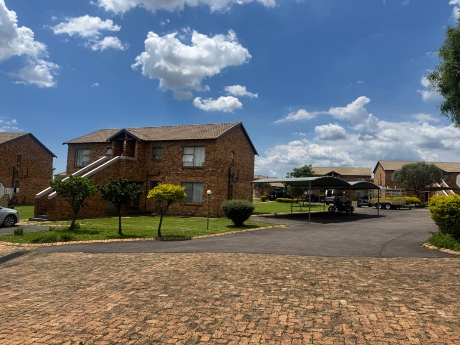 2 Bedroom Property for Sale in Arundo Estate Gauteng