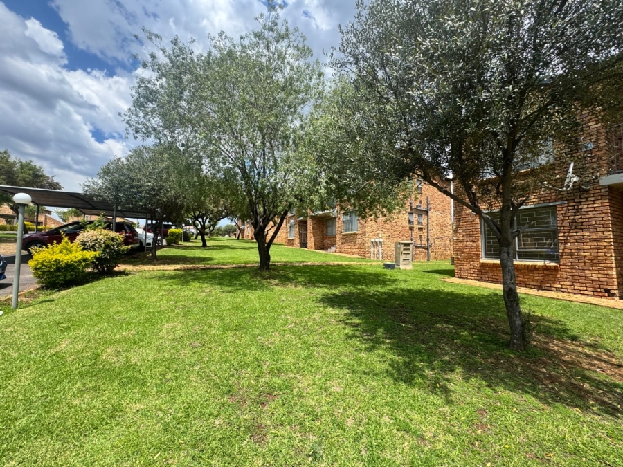 2 Bedroom Property for Sale in Arundo Estate Gauteng