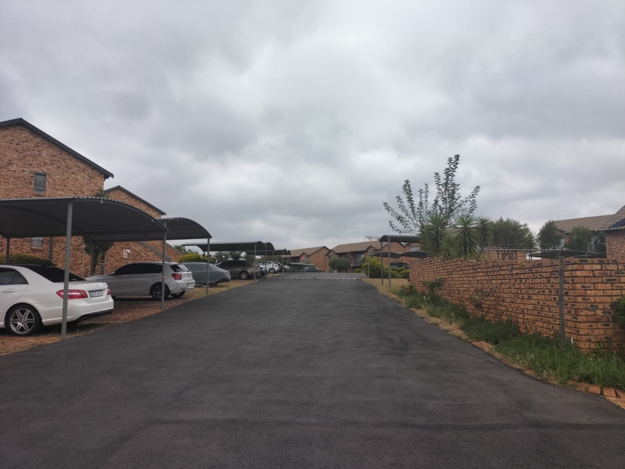 2 Bedroom Property for Sale in Arundo Estate Gauteng
