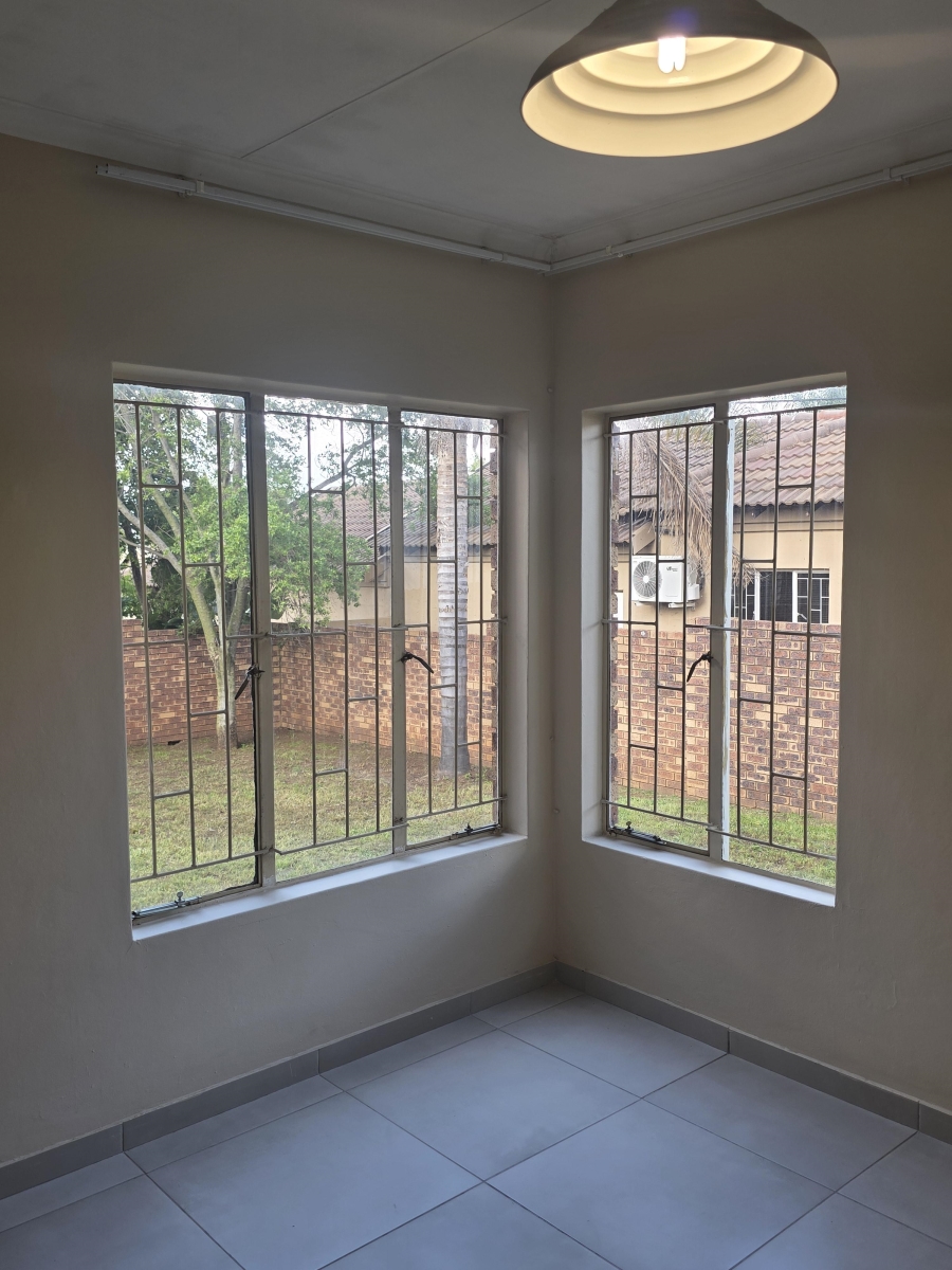 3 Bedroom Property for Sale in Thatchfield Cresent Gauteng