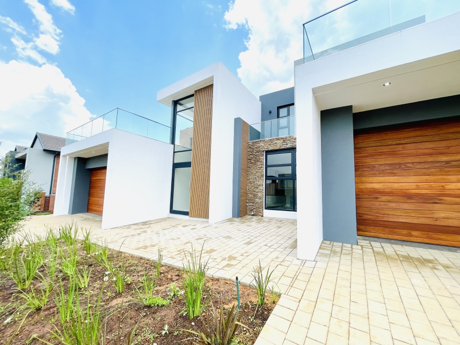 5 Bedroom Property for Sale in Serengeti Lifestyle Estate Gauteng
