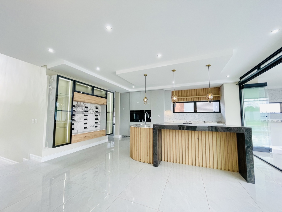 5 Bedroom Property for Sale in Serengeti Lifestyle Estate Gauteng