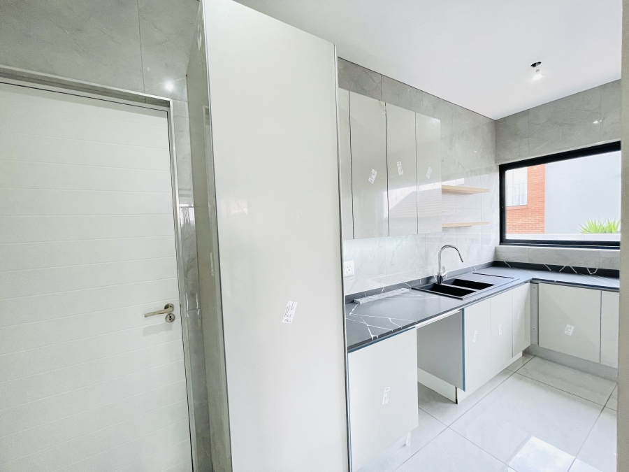 5 Bedroom Property for Sale in Serengeti Lifestyle Estate Gauteng