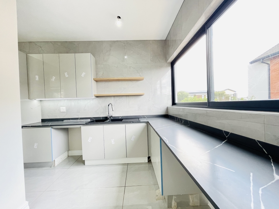 5 Bedroom Property for Sale in Serengeti Lifestyle Estate Gauteng