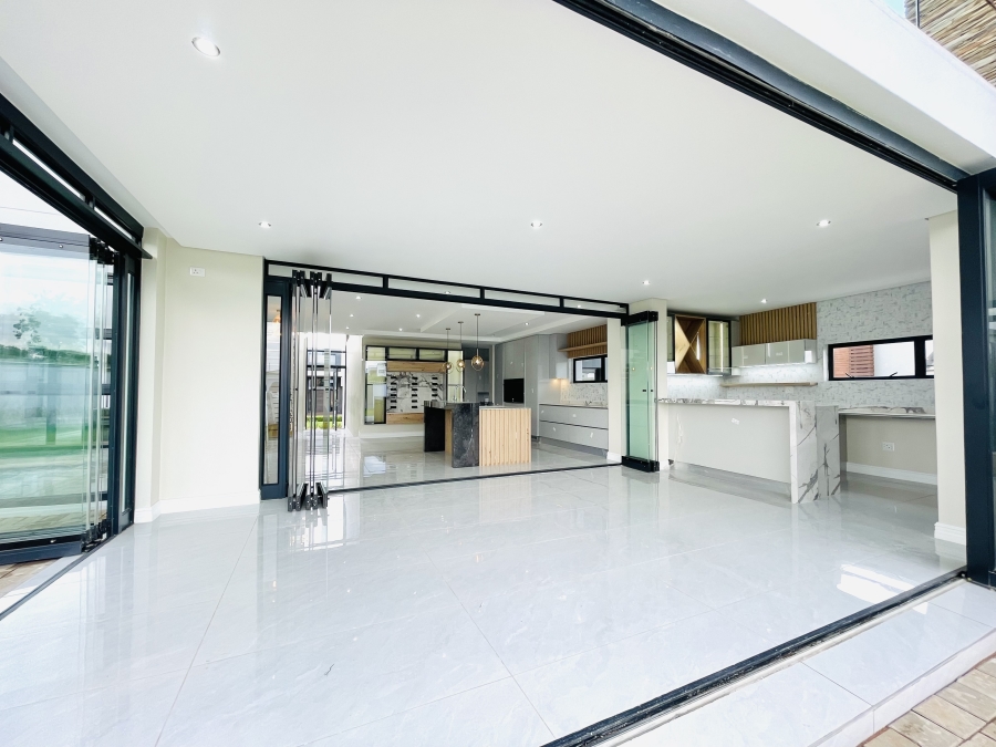 5 Bedroom Property for Sale in Serengeti Lifestyle Estate Gauteng