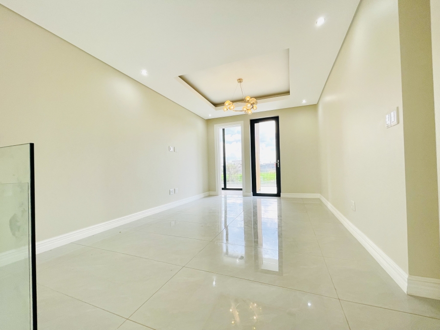 5 Bedroom Property for Sale in Serengeti Lifestyle Estate Gauteng