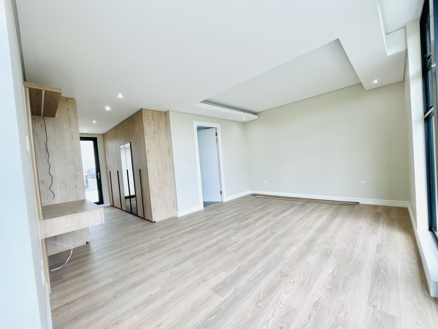 5 Bedroom Property for Sale in Serengeti Lifestyle Estate Gauteng