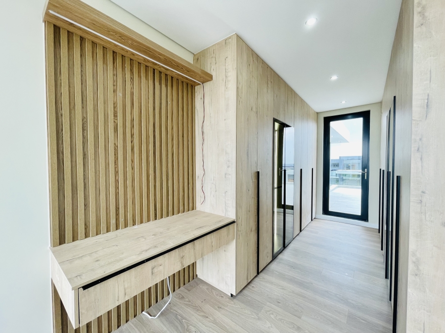 5 Bedroom Property for Sale in Serengeti Lifestyle Estate Gauteng