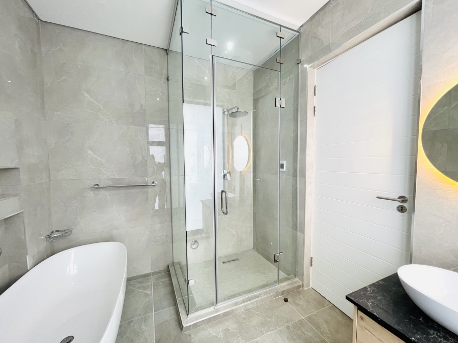 5 Bedroom Property for Sale in Serengeti Lifestyle Estate Gauteng