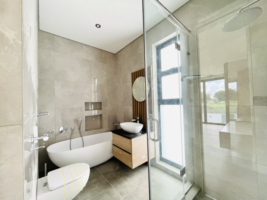 5 Bedroom Property for Sale in Serengeti Lifestyle Estate Gauteng