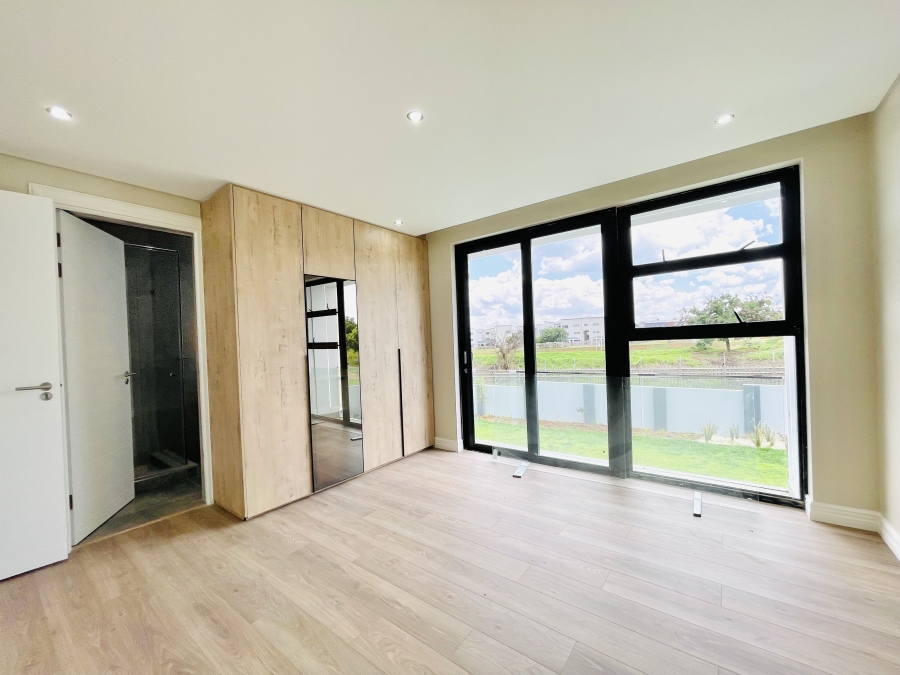 5 Bedroom Property for Sale in Serengeti Lifestyle Estate Gauteng