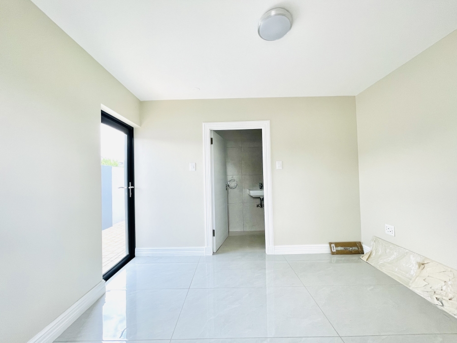 5 Bedroom Property for Sale in Serengeti Lifestyle Estate Gauteng