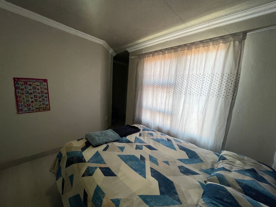 5 Bedroom Property for Sale in Olievenhoutbosch Gauteng