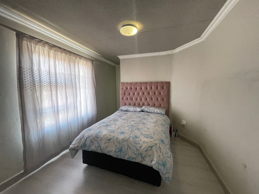 5 Bedroom Property for Sale in Olievenhoutbosch Gauteng