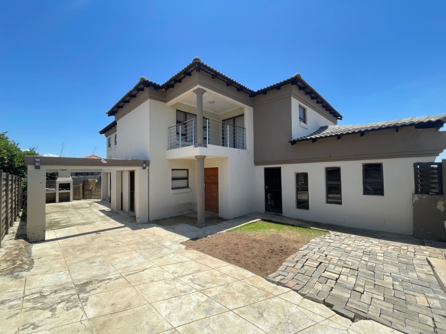 5 Bedroom Property for Sale in Olievenhoutbosch Gauteng