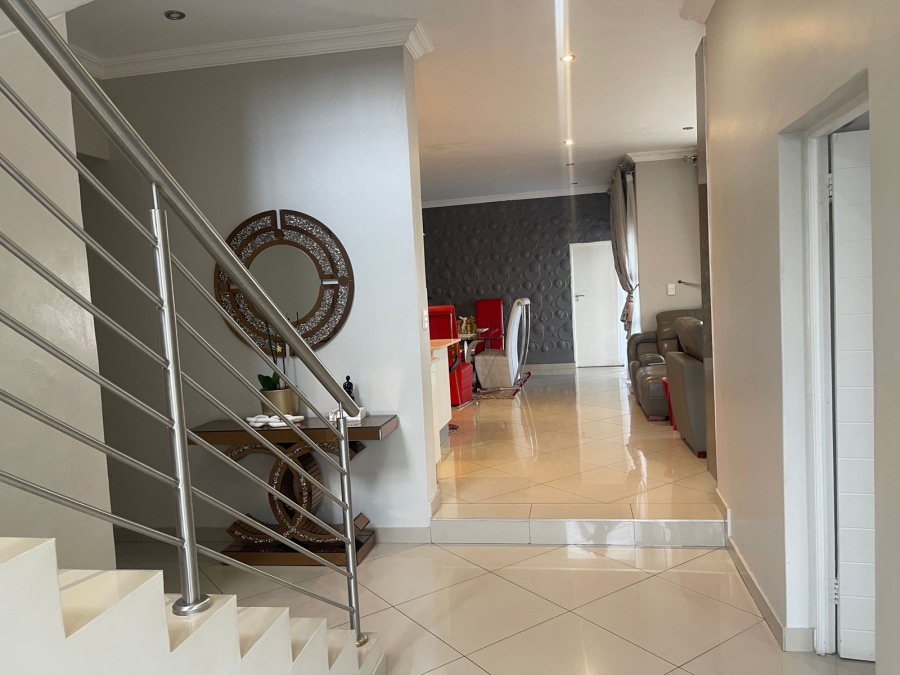 4 Bedroom Property for Sale in Thatchfield Hills Gauteng