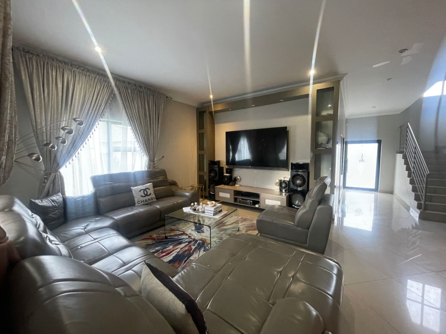 4 Bedroom Property for Sale in Thatchfield Hills Gauteng