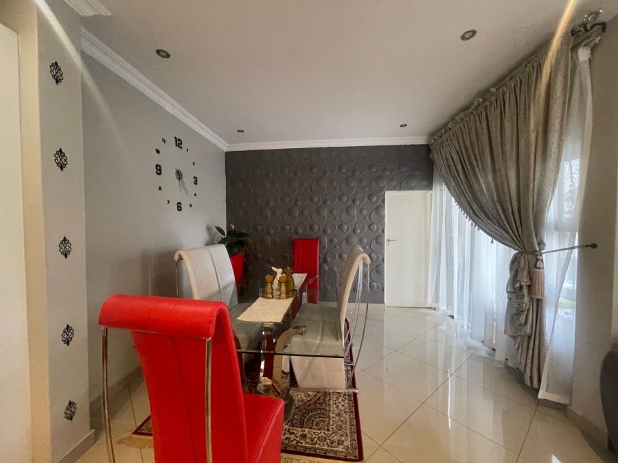4 Bedroom Property for Sale in Thatchfield Hills Gauteng