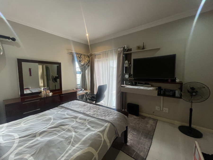 4 Bedroom Property for Sale in Thatchfield Hills Gauteng