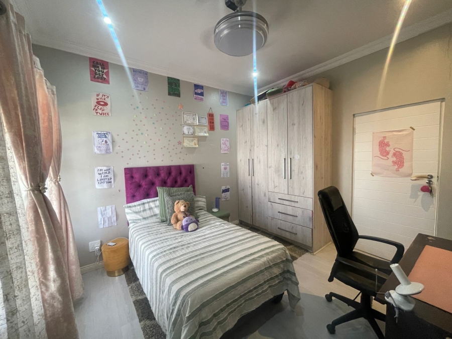 4 Bedroom Property for Sale in Thatchfield Hills Gauteng