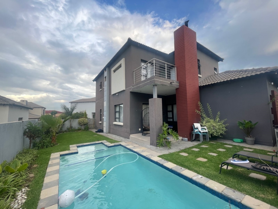 4 Bedroom Property for Sale in Thatchfield Hills Gauteng
