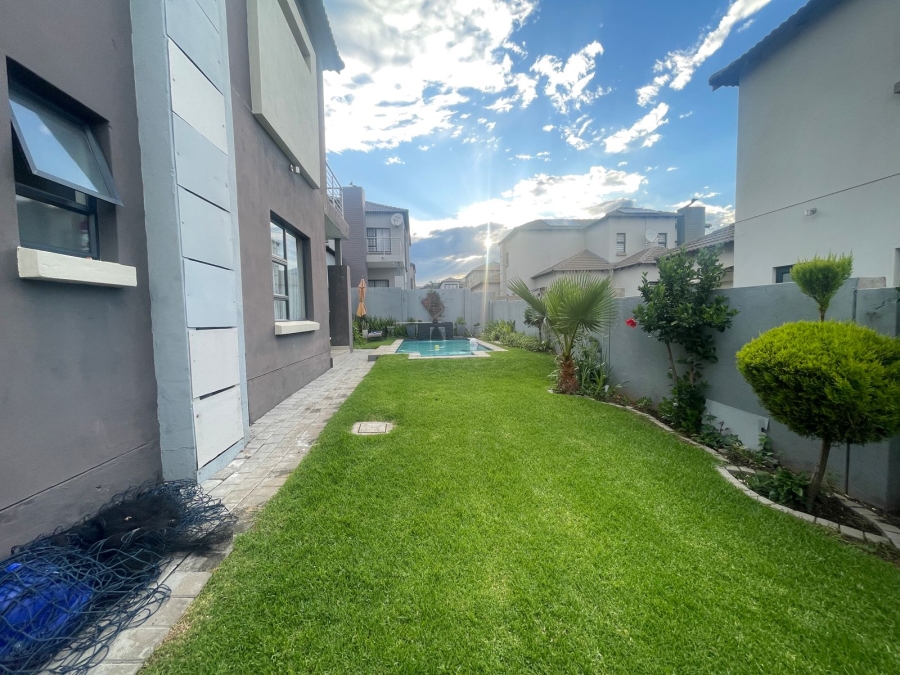 4 Bedroom Property for Sale in Thatchfield Hills Gauteng