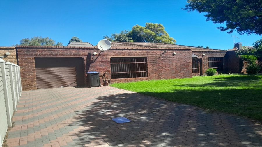 3 Bedroom Property for Sale in Vanderbijlpark CW 5 Gauteng
