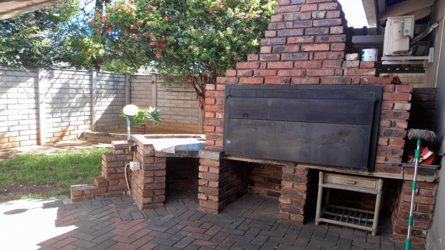 3 Bedroom Property for Sale in Vanderbijlpark CW 5 Gauteng